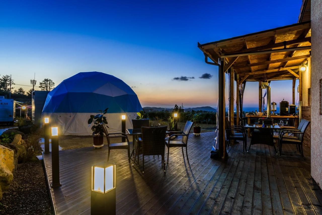 הוילה Jeju Starlight Glamping מראה חיצוני תמונה