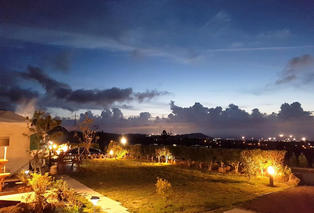 הוילה Jeju Starlight Glamping מראה חיצוני תמונה