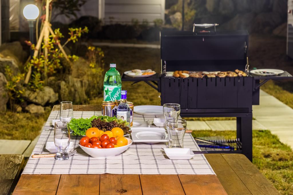 הוילה Jeju Starlight Glamping מראה חיצוני תמונה