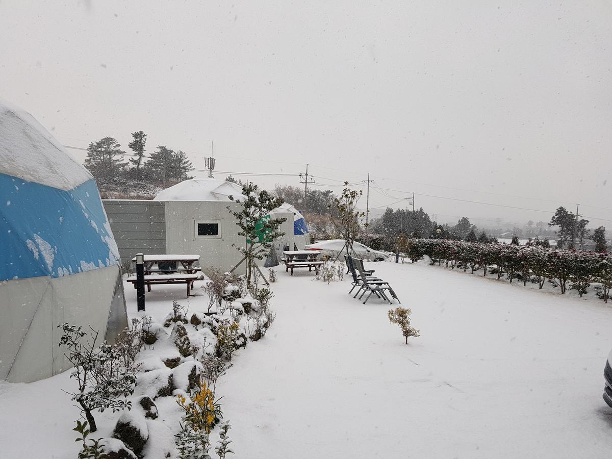 הוילה Jeju Starlight Glamping מראה חיצוני תמונה