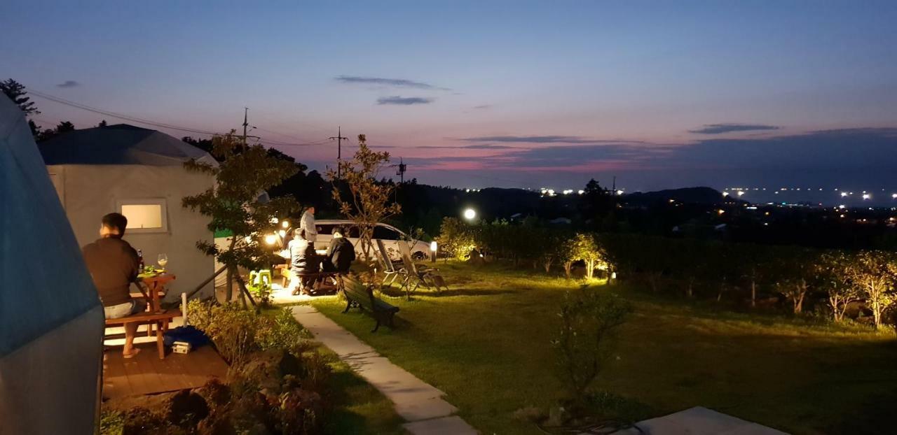 הוילה Jeju Starlight Glamping מראה חיצוני תמונה
