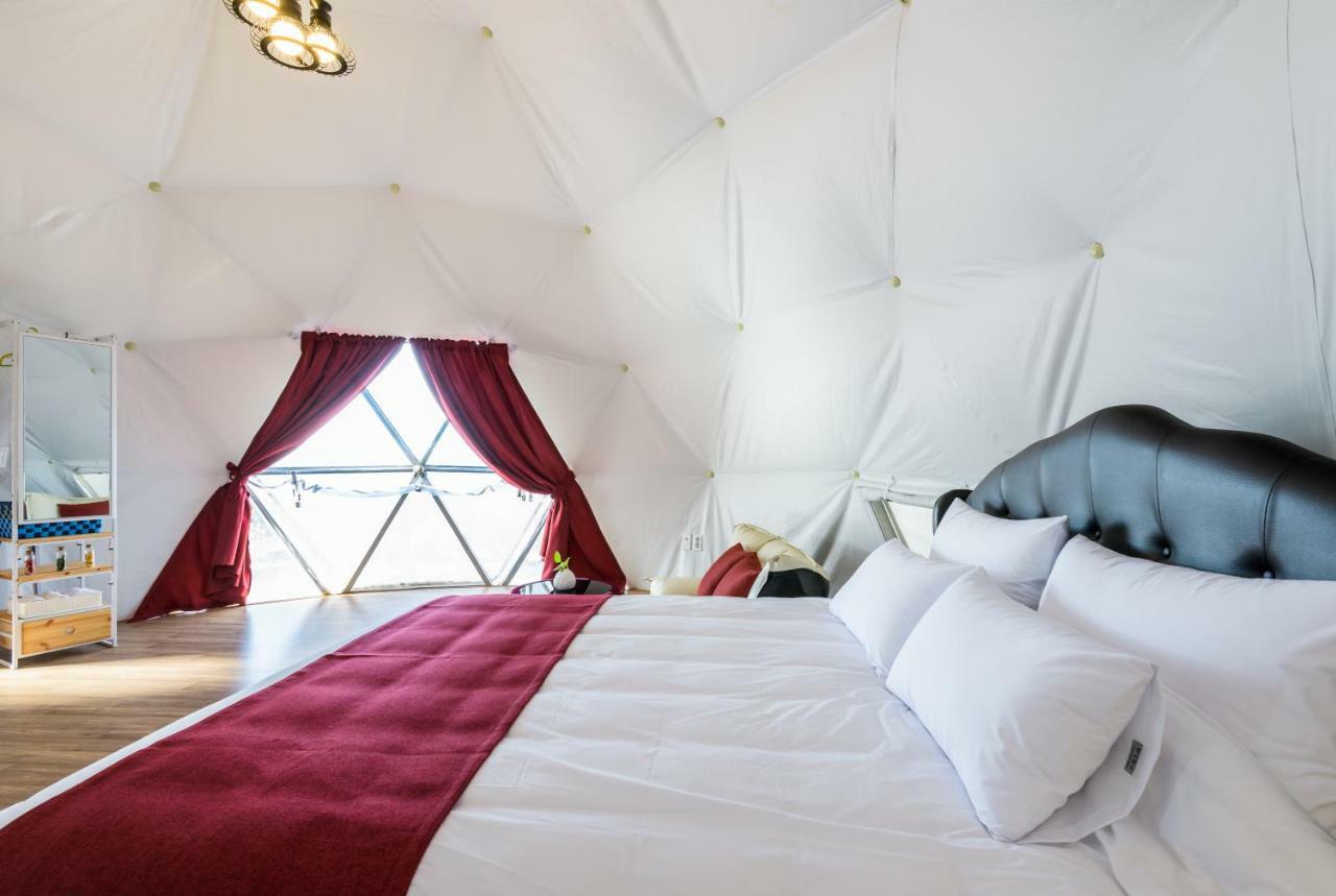 הוילה Jeju Starlight Glamping מראה חיצוני תמונה